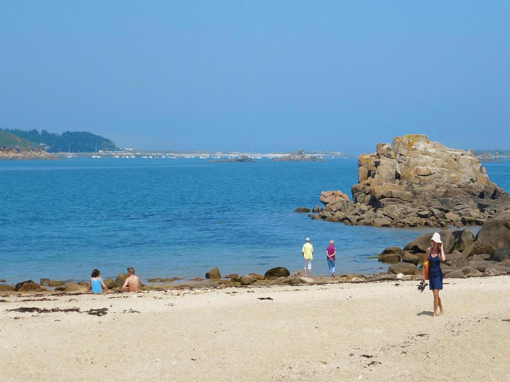 Holiday Home In A Quiet Location Near The Coast Pleumeur-Bodou Ngoại thất bức ảnh